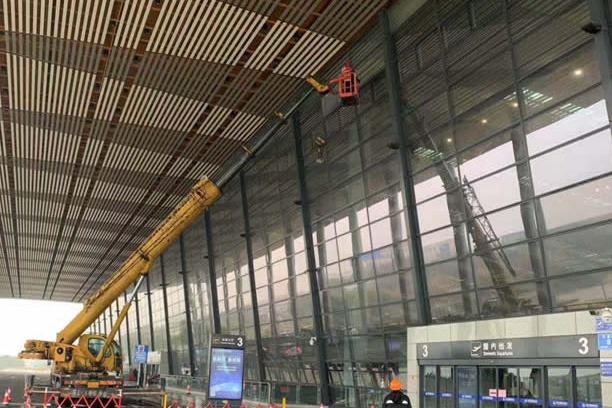 厦门玻璃幕墙维护和保养